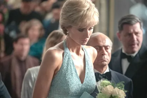 Кадр из сериала Корона